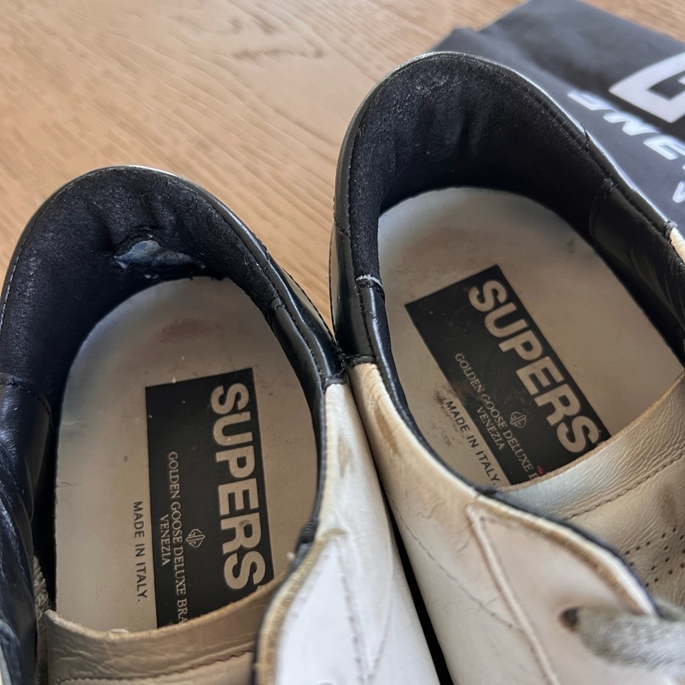 Golden Goose Superstar Sneaker - Picture 6 of 8
